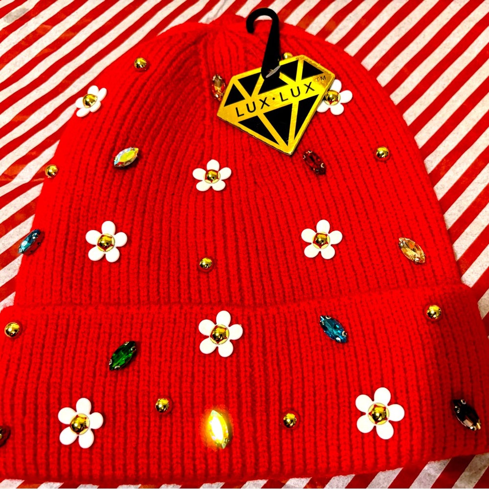 Daisy & Leaf Stone Embellished Fleeced Lined Beanie Cap